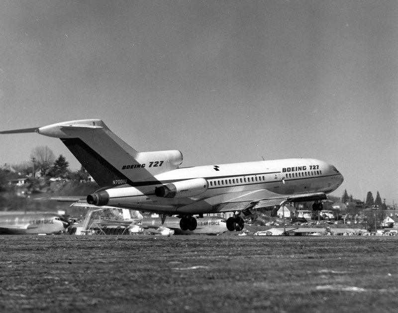 Самолёт Боинг 727