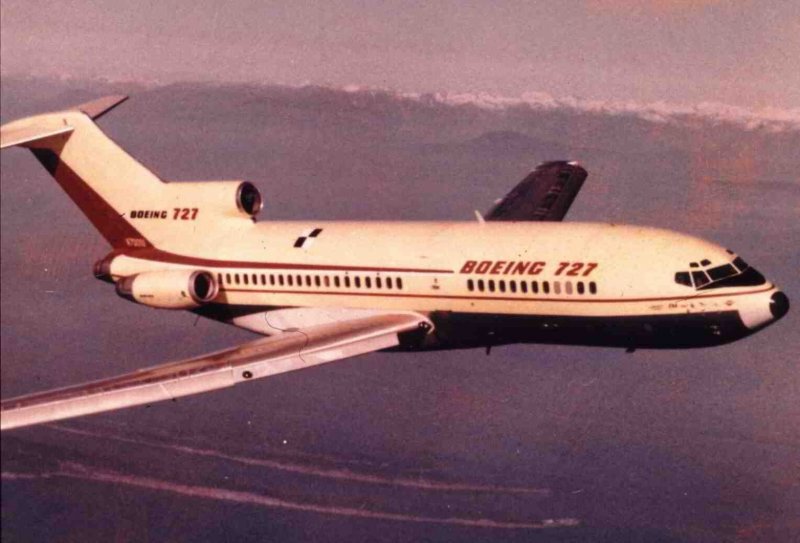 Самолёт Боинг 727