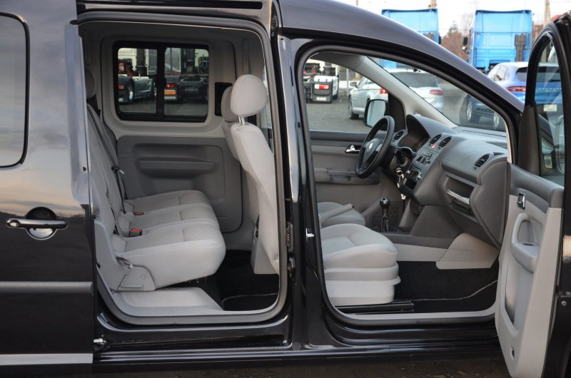 VW Caddy внутри