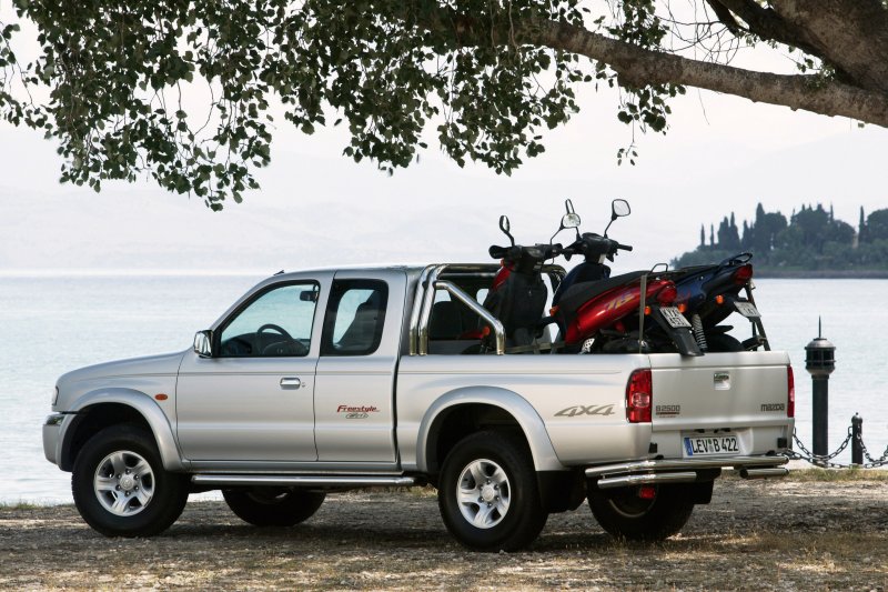 Mazda b2500 2004
