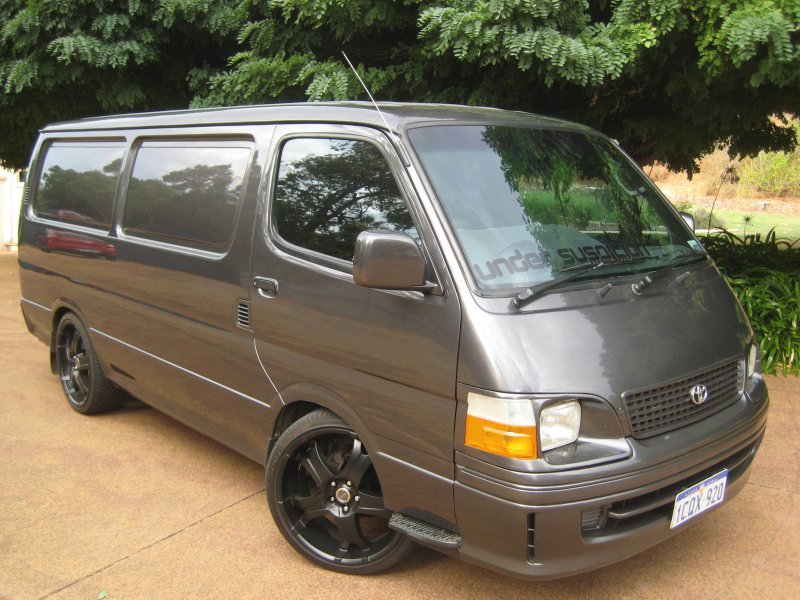 Тойота Hiace lh104