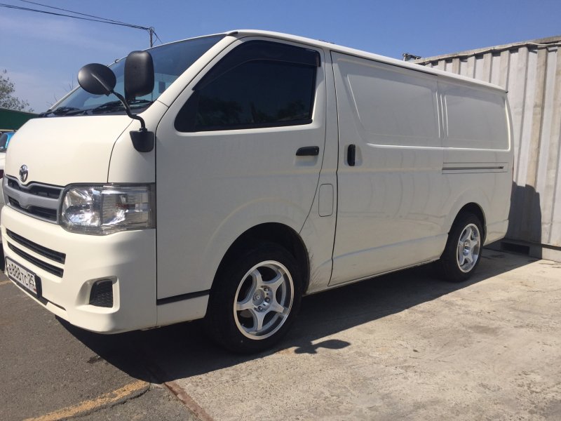 Toyota Hiace 200 Tuning