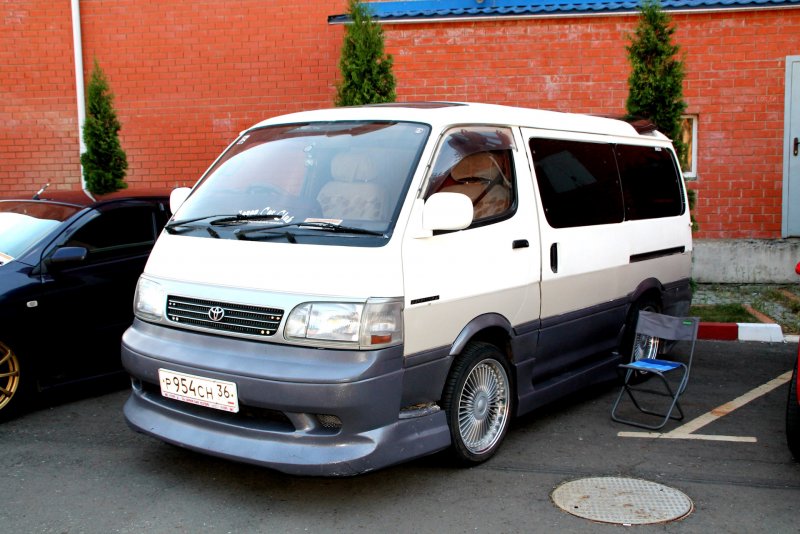 Toyota Hiace 100