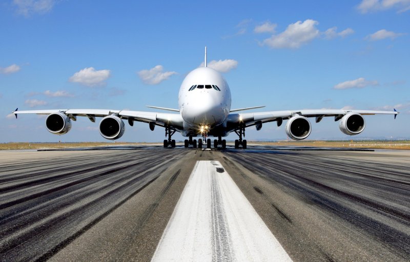 Самолёт Airbus a380