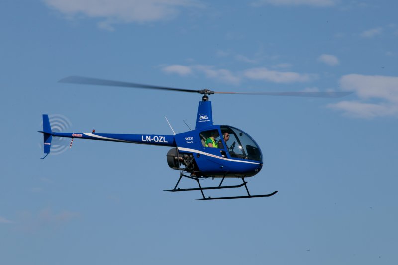 Вертолет Robinson r22 внутри
