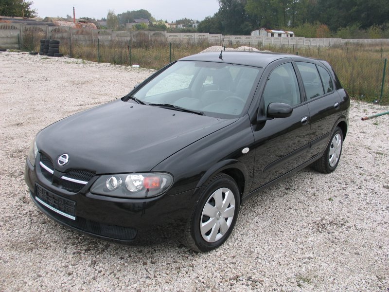 Nissan Almera n16 хэтчбек 2005