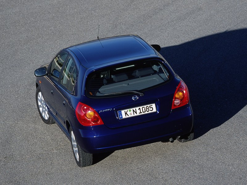 Nissan Almera 2002 хэтчбек