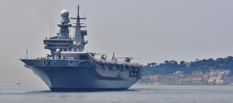 Авианосец Cavour (550)