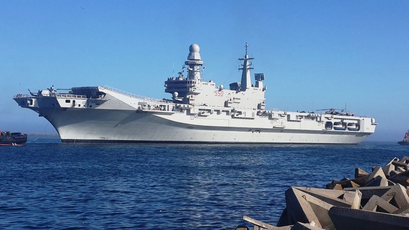 Авианосец Cavour (550)
