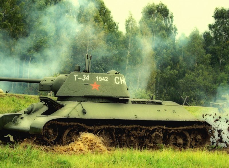Танк т-34 в бою