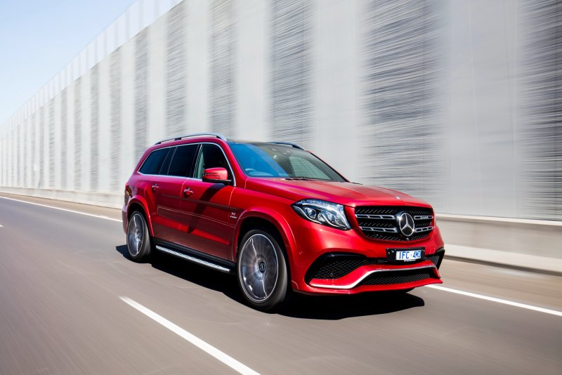 Mercedes 63 AMG GLS красный