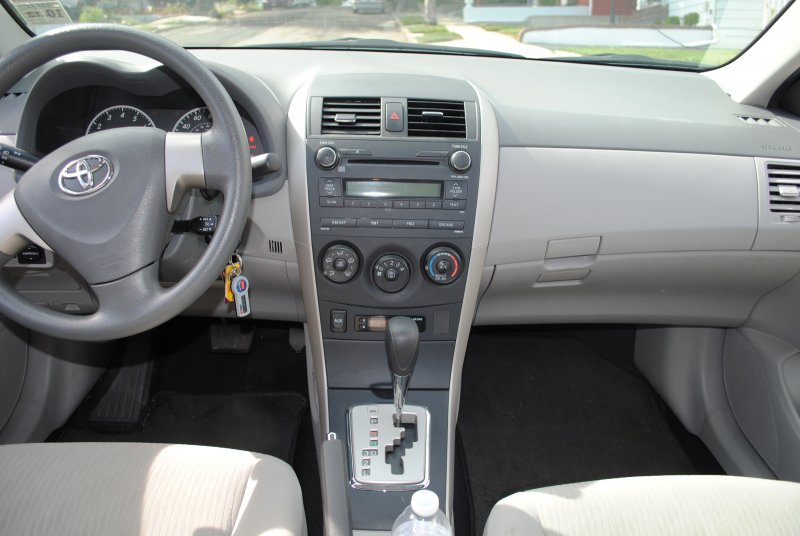 Toyota Corolla 2010 Interior