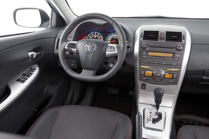 Toyota Corolla 2007 внутри