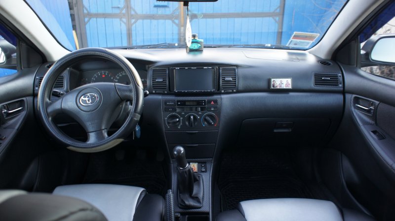 Toyota Corolla 2004 седан салон