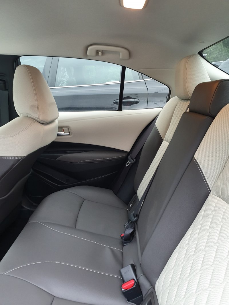 Toyota Corolla 2008 салон сзади