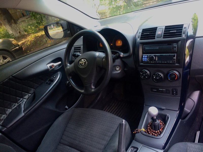 Toyota Corolla 2007 черный салон