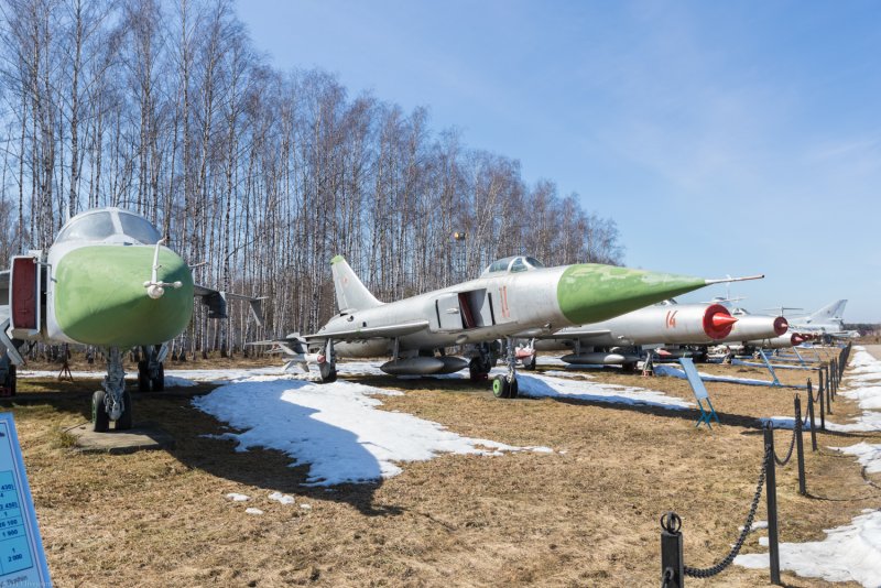 Памятники Су-15 перехватчик