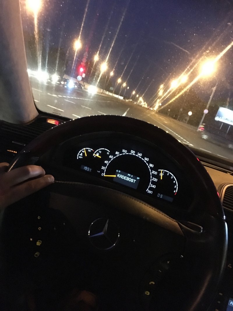 В машине по ночному городу