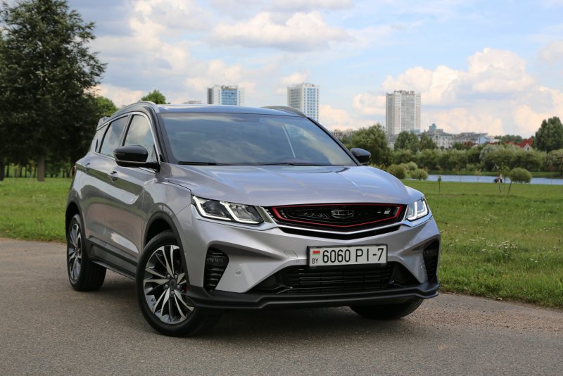 Geely Coolray черный