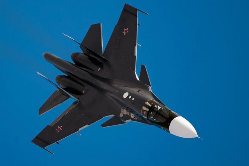 Самолеты Су 34 черный