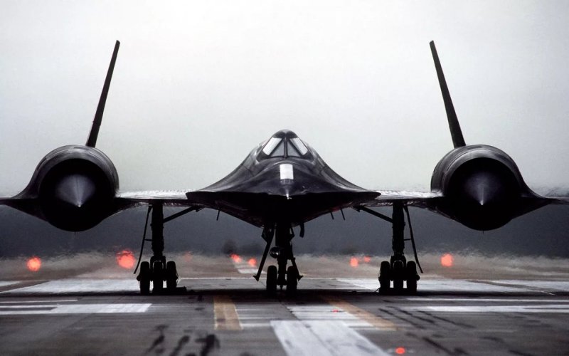 Самолет Lockheed SR-71 Blackbird