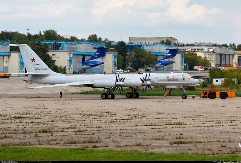 Ту-142 RF-34063