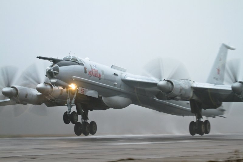 Ту-142 бомбардировщик