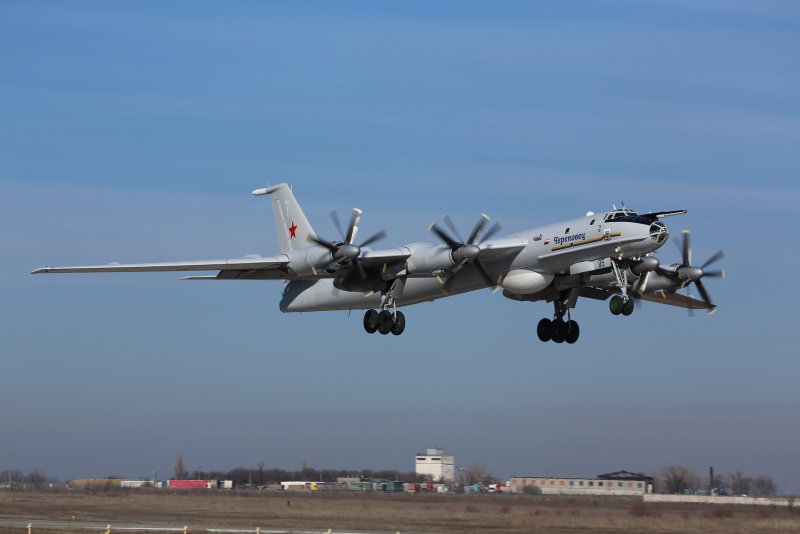 Противолодочный самолет ту-142
