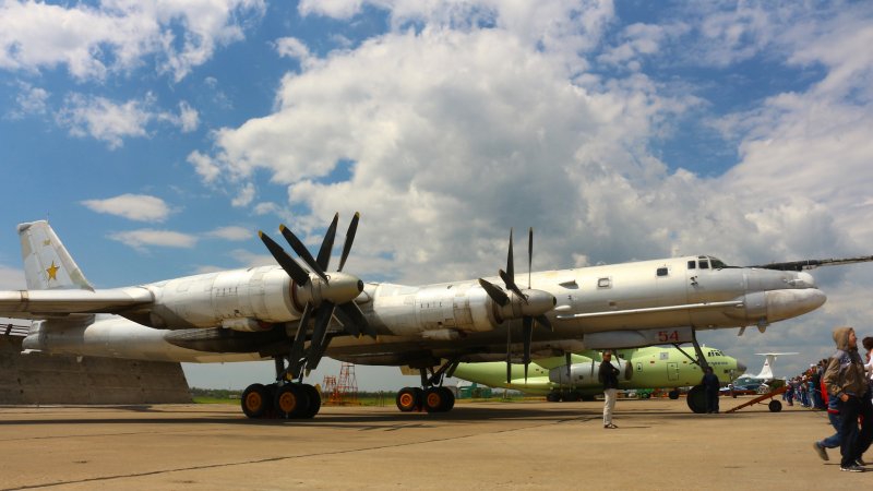 Ту-142 бомбардировщик