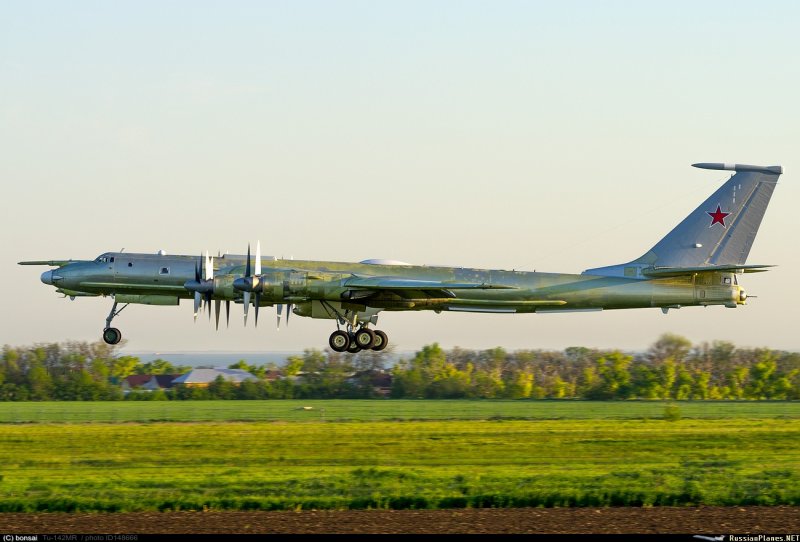 Ту-142 бомбардировщик