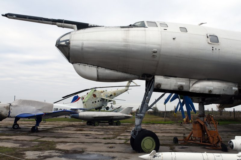 Ту 142 салон