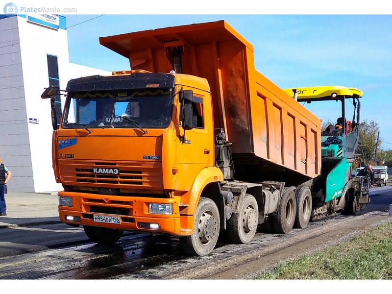 КАМАЗ 6540 самосвал