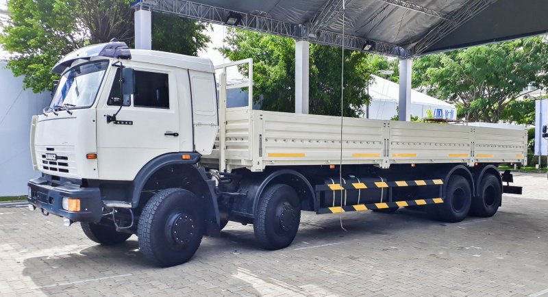 КАМАЗ 6540 бортовой 8х4