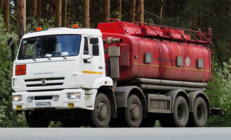 КАМАЗ 6540 заправщик