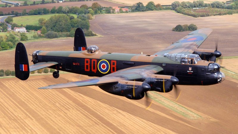 Avro 683 "Lancaster", бомбардировщик