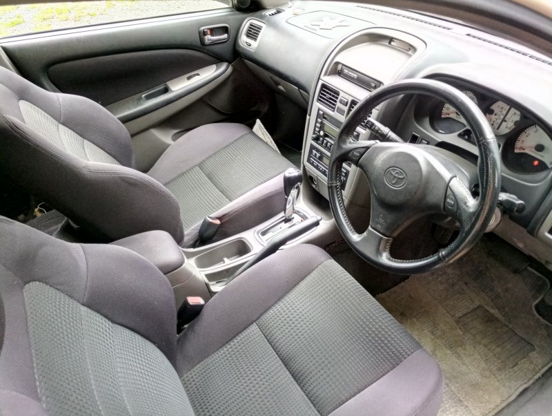 Toyota Caldina gt-t салон