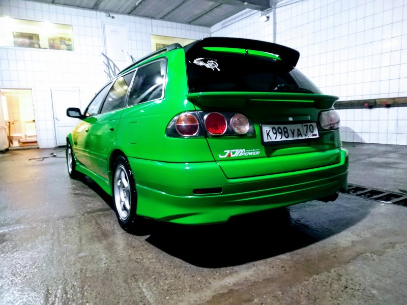 Toyota Caldina st190 зеленая