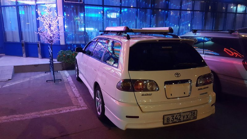 Toyota Caldina st215 Orange