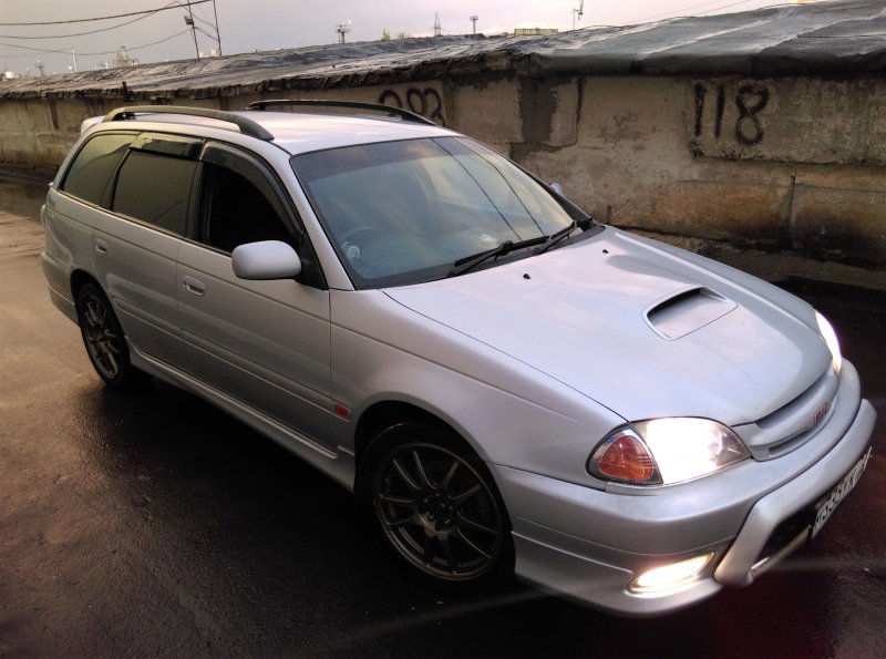 Toyota Caldina st215