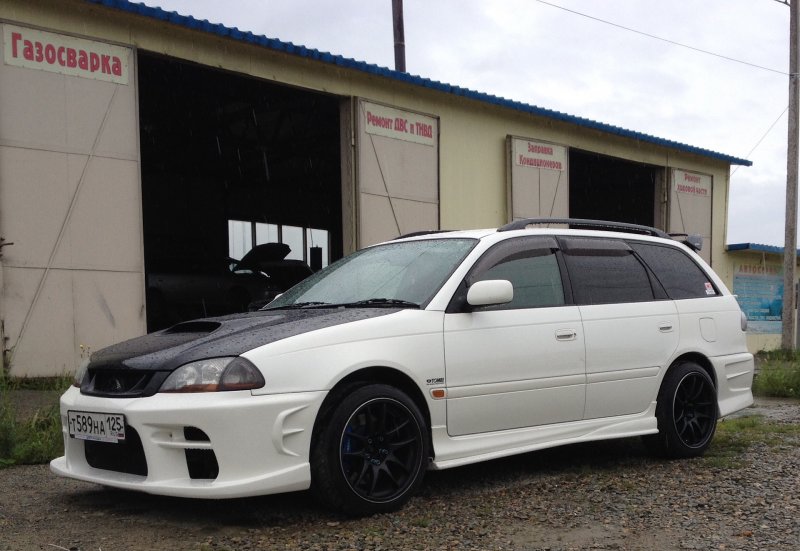 Toyota Caldina st215