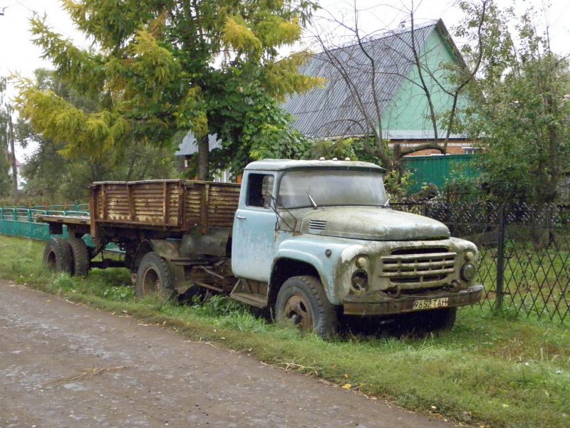 Заброшенный ЗИЛ 130