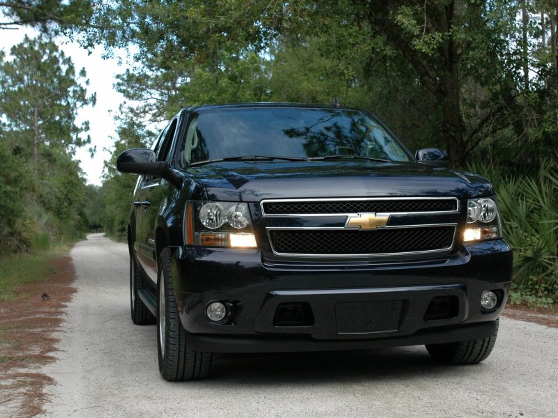 Chevrolet Suburban 4