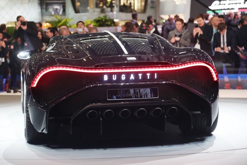 Бугатти Bugatti la voiture noire