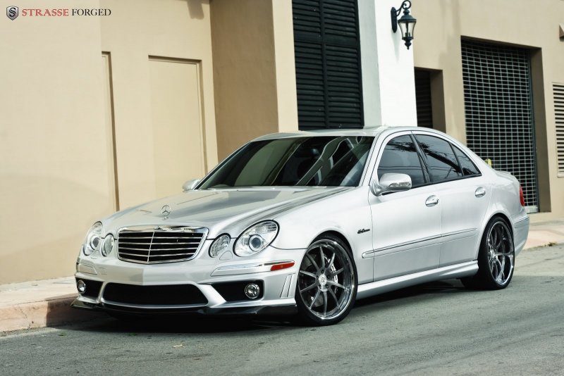 Mercedes-Benz w211