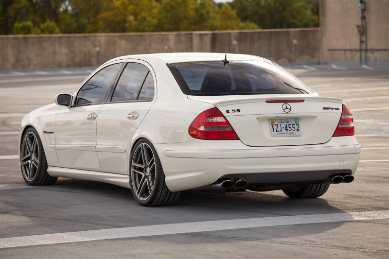 Мерседес е55 AMG w211