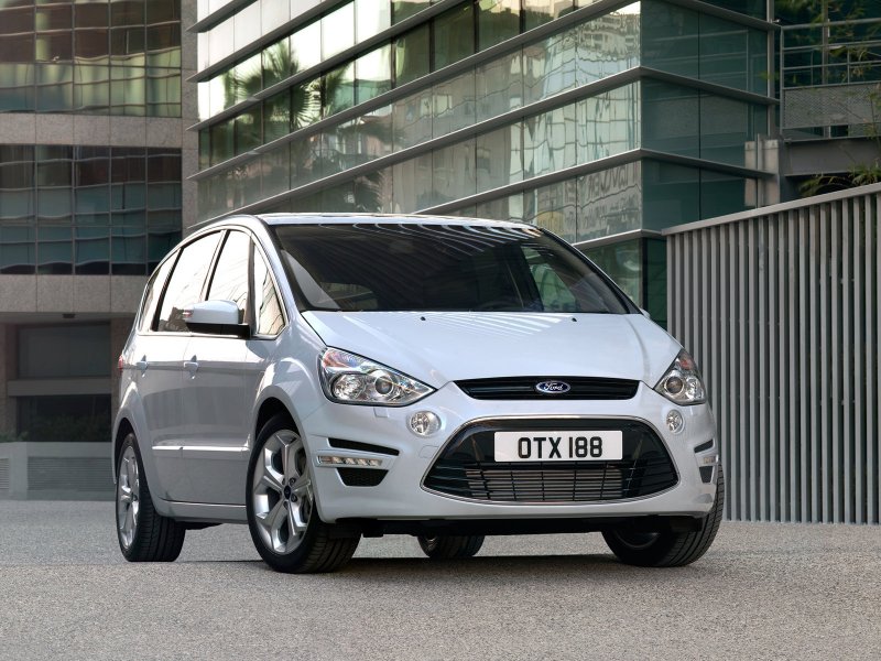 Ford s Max 2