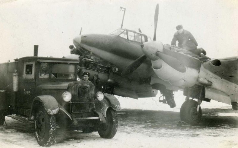 Самолет разведчик пе-2