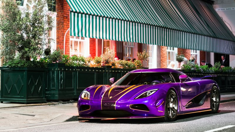 Машина Koenigsegg Agera r фиолетовый