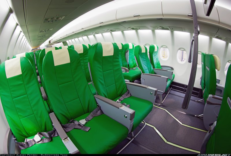 Самолет SSJ-100 салон