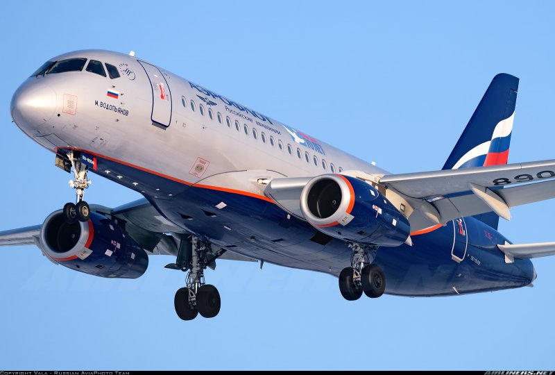 Суперджет RRJ-95b 100
